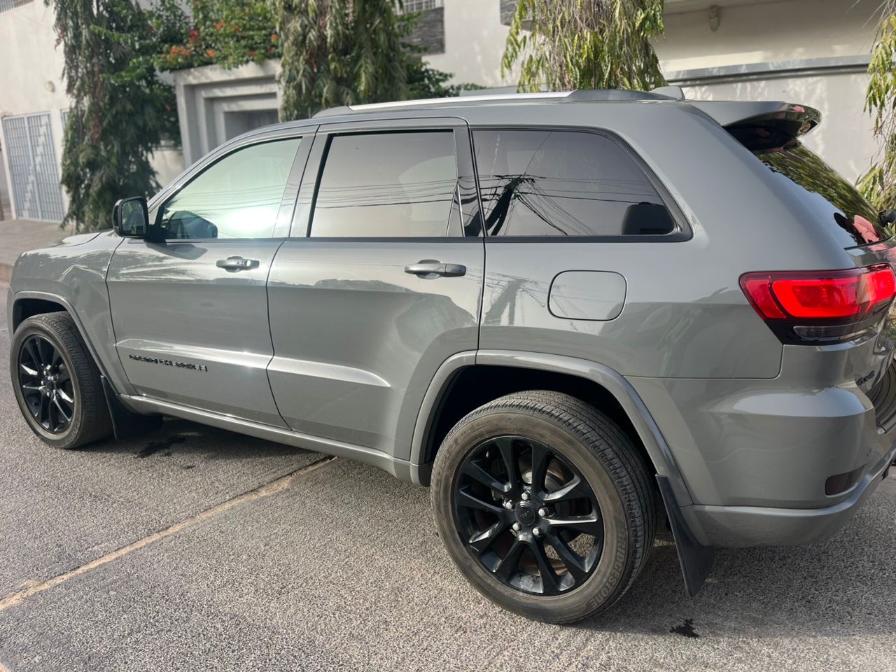 Jeep Grand Cherokee 2020 Altitude - photo 2